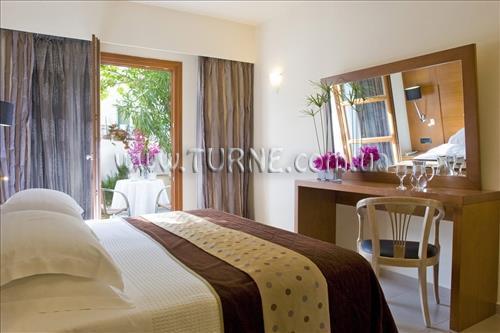 Готель Aressana SPA Hotel & Suites 4*