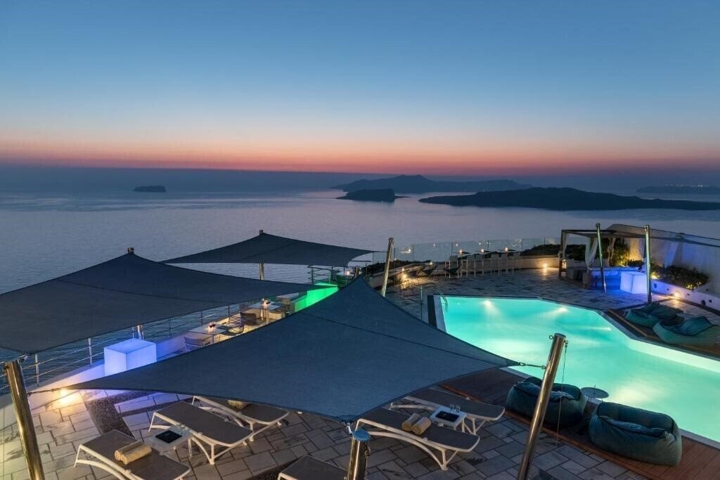 Отель Caldera's Dolphin Suites 4*