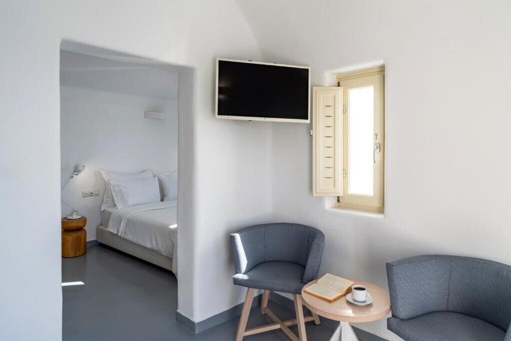 Изображение Cliff Side Suites 4*