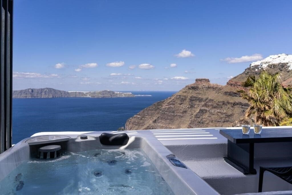 Готель Mill Houses Studios & Suites 4*