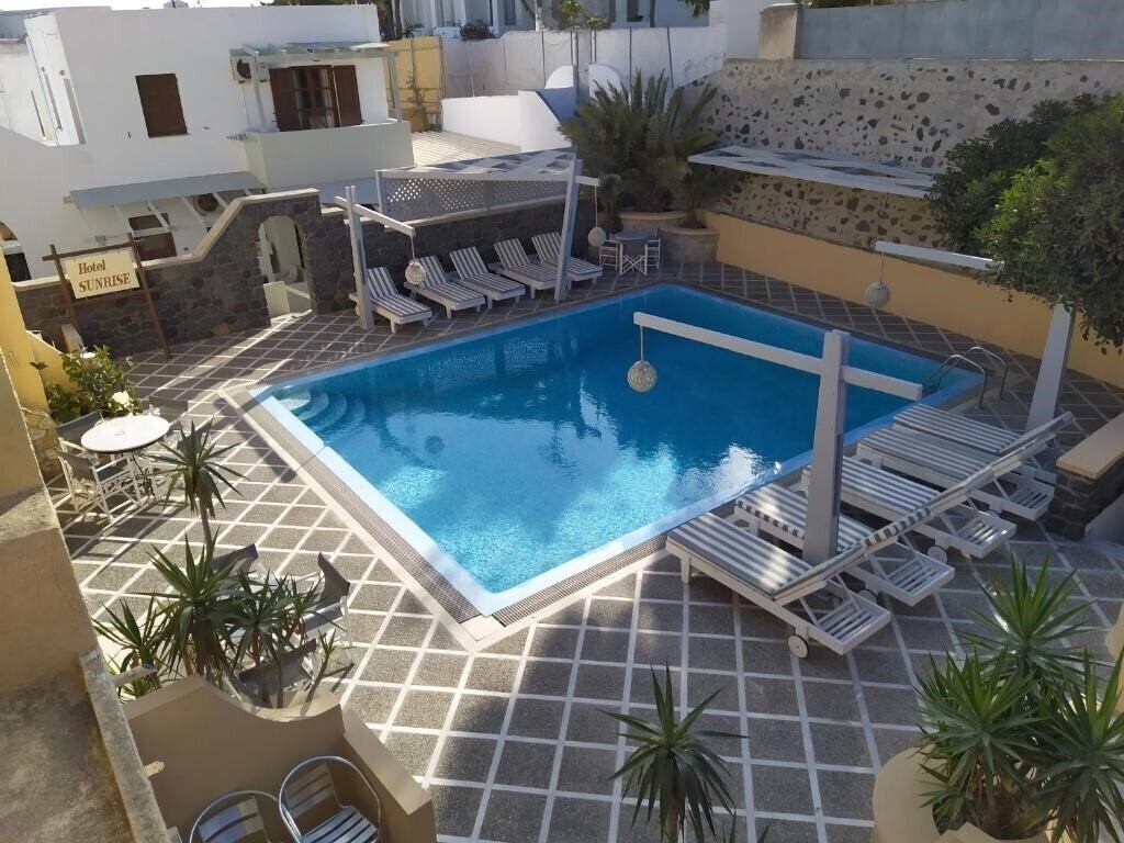 Готель Sunrise Hotel 2*