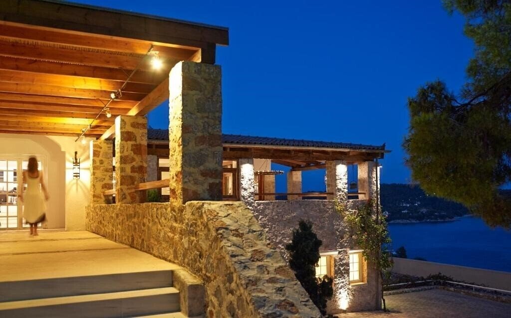 Отель Atrium Hotel Skiathos 4*
