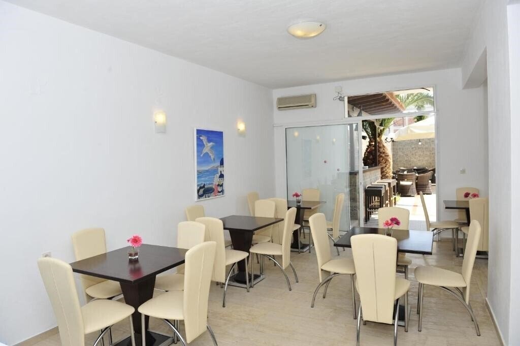 Фото Ifigeneia Hotel 2*