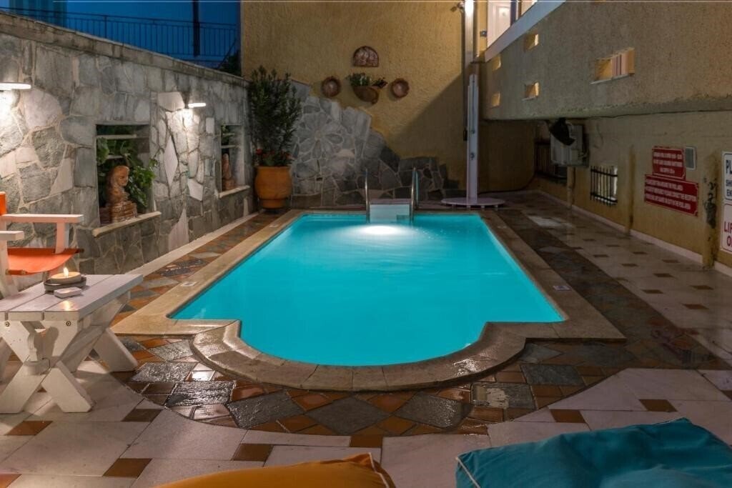 Отель Thymis Home 3*