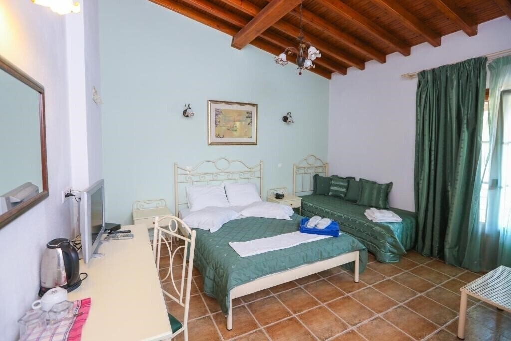 Фото Skiathos Island Suites 4*