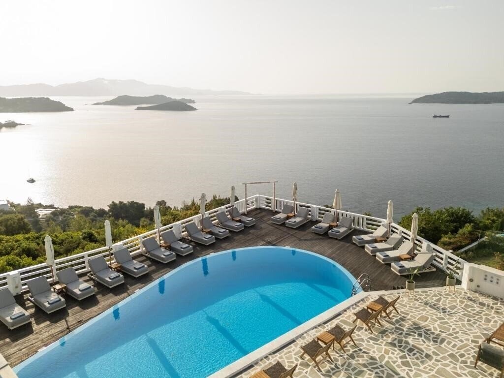 Отель Oniro Skiathos 4*