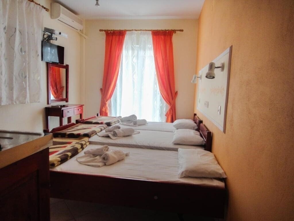 Готель Elena Studios 3*