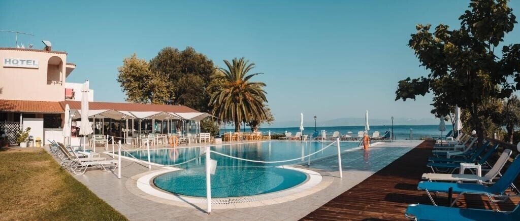 Отель Vournelis Hotel 2*