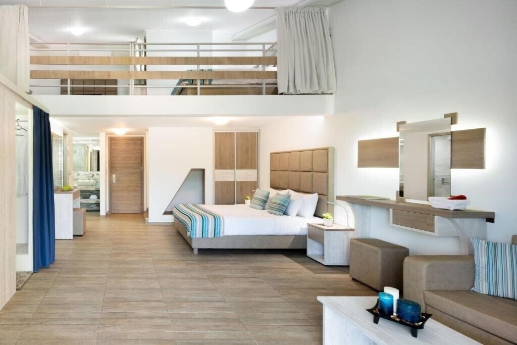 Готель Sirines Hotel 2*