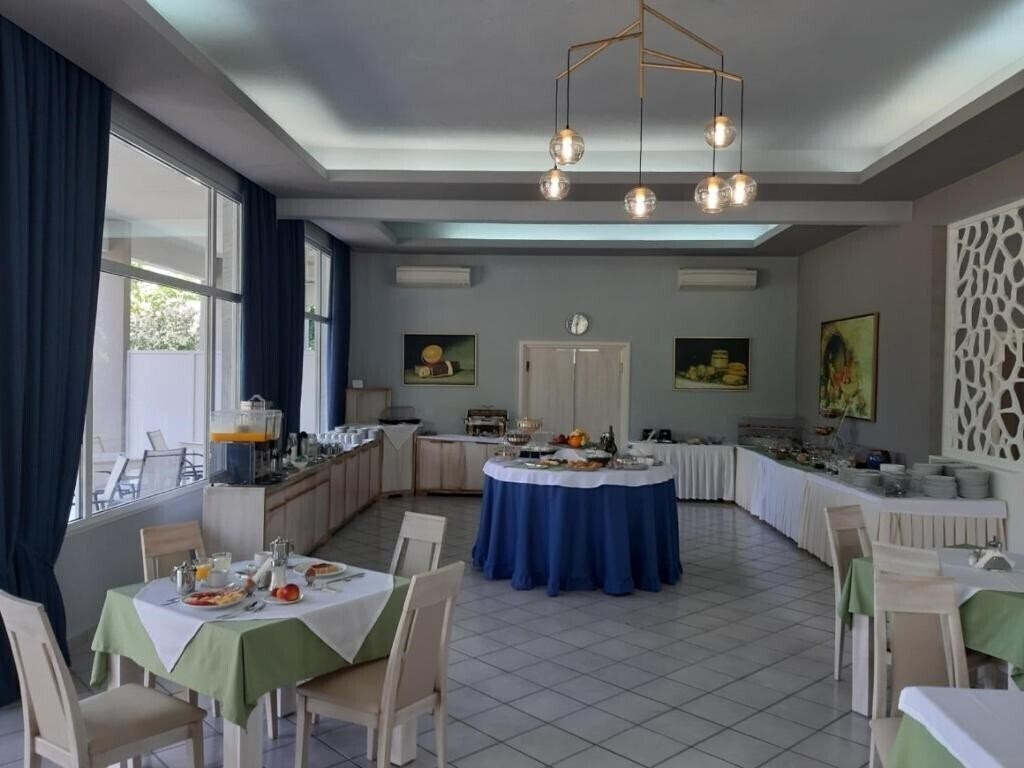 Фото Aethria Hotel 3*