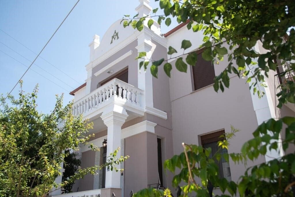 Готель Acropolis Hotel 2*