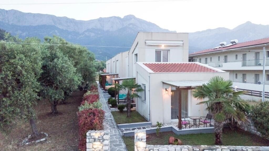 Готель Thalassa Apartments апартаменты