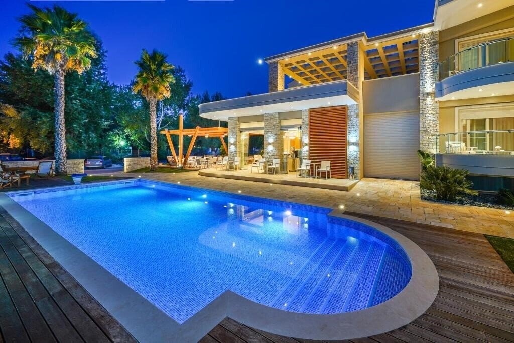 Фото Lobelia Luxury Suites 4*