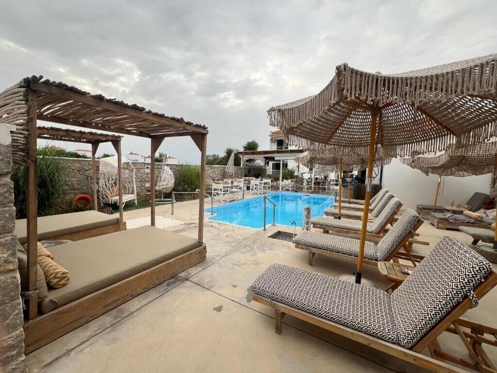 Отель Koukounari Apartments 4*