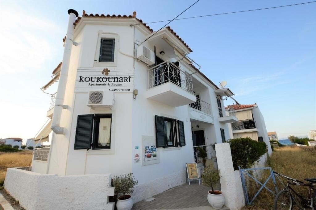 Фото Koukounari Apartments 4*