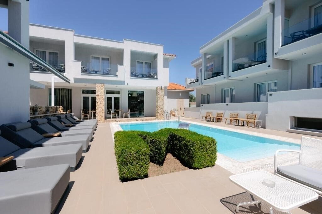 Отель Metsikas Residence Apartments 4*