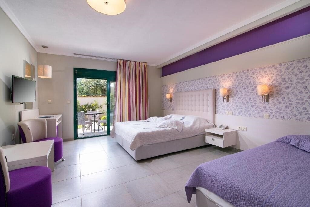 Фотографія Ocean Beach Hotel 4*