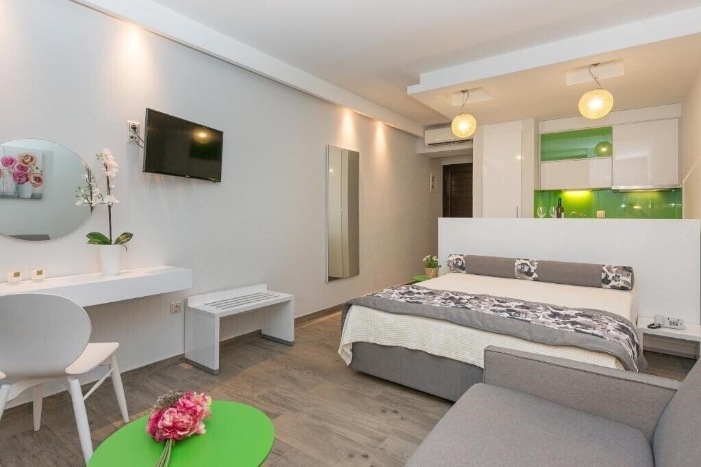 Готель Mary's Luxury 3*