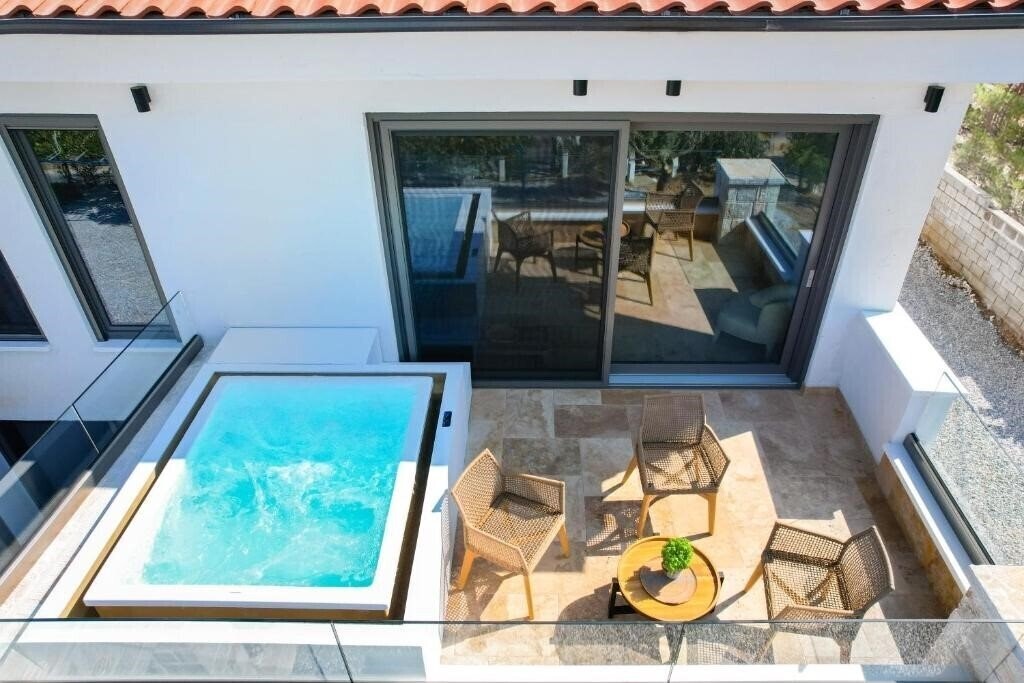Изображение Essentia Luxury 2*
