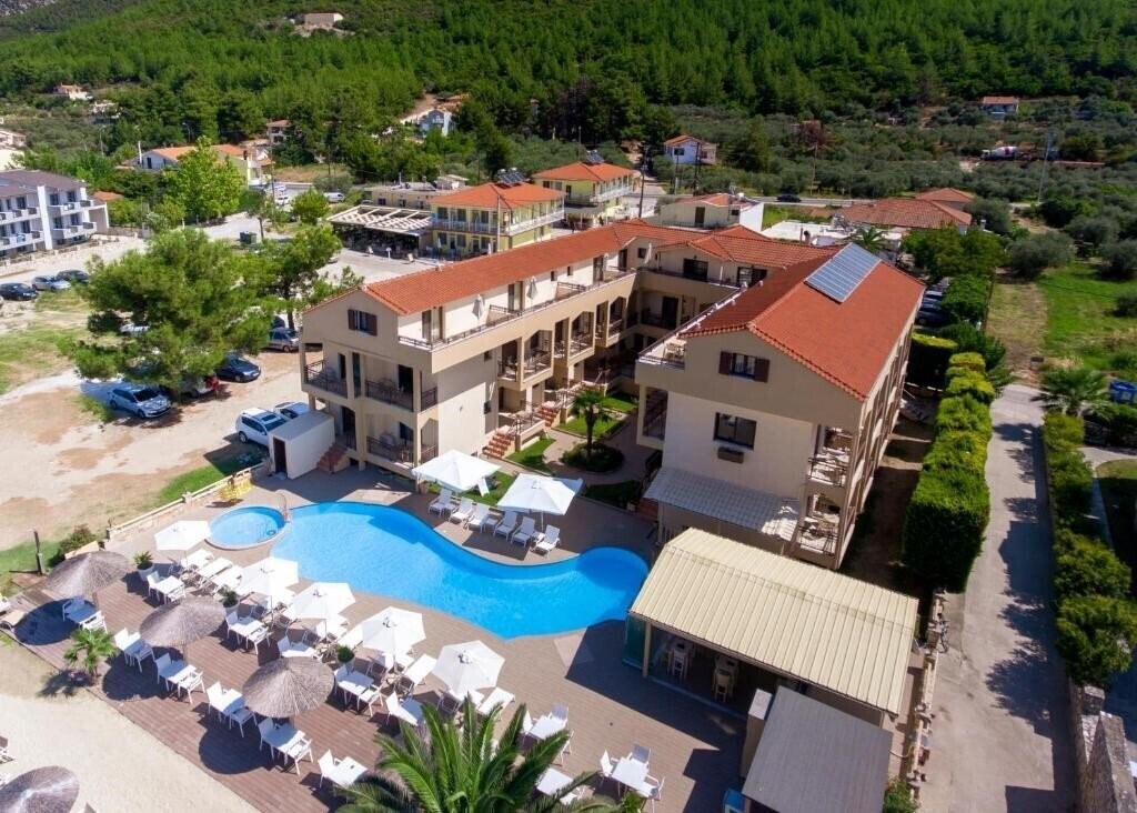 Готель Mediterranean Beach Hotel (Skala Rachoni) 3*