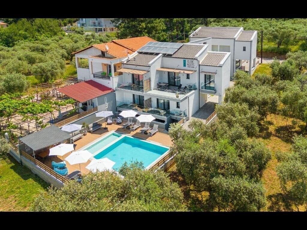 Готель Olive Roots 5*