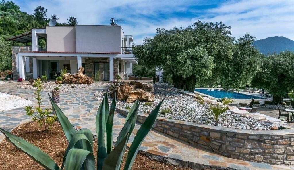 Отель Ipsario Garden 5*