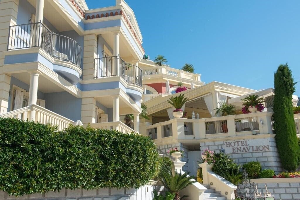 Готель Enavlion Hotel 3*