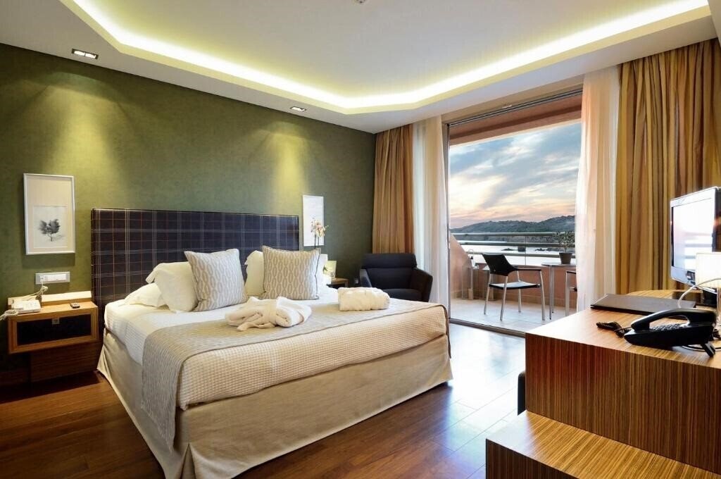 Фото Royal Paradise Beach Resort & SPA 5*