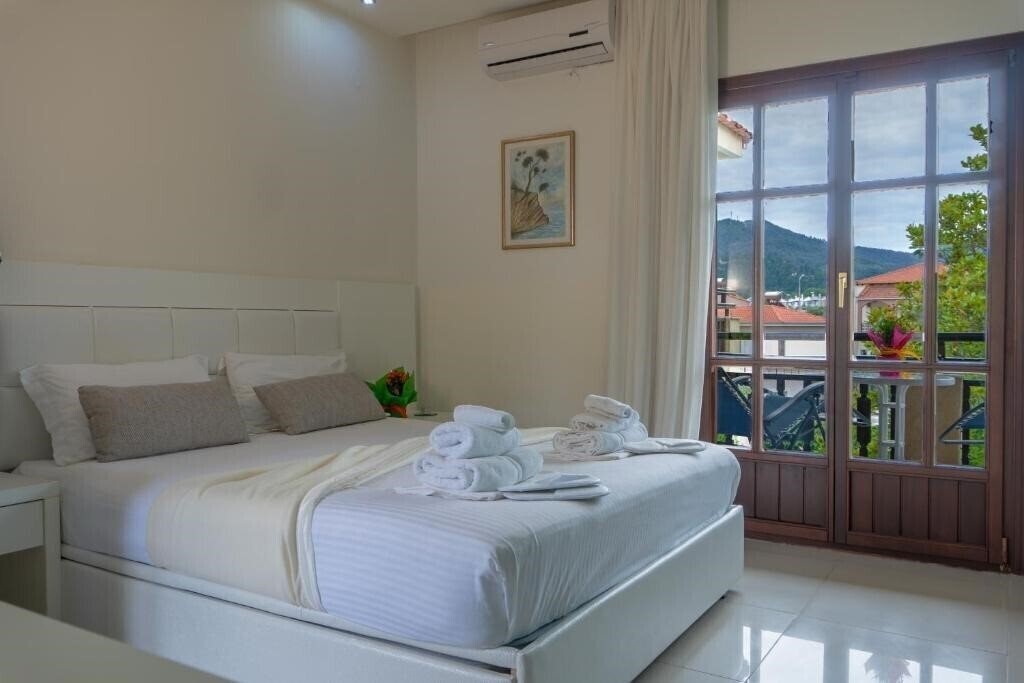 Отель Macedon Hotel 3*