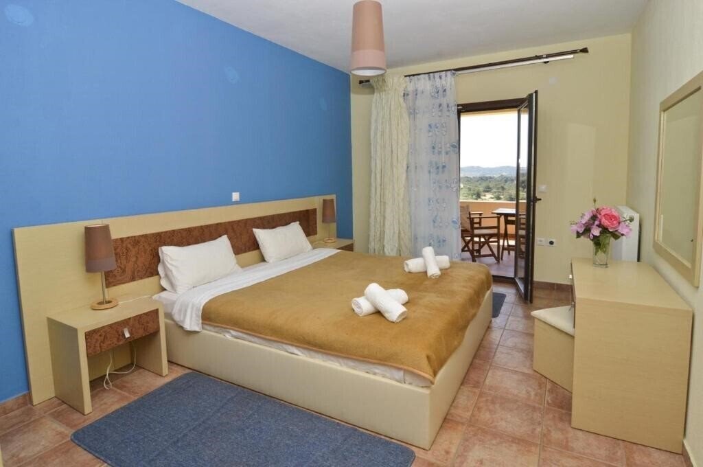 Фото Moonbeam Hotel 3*