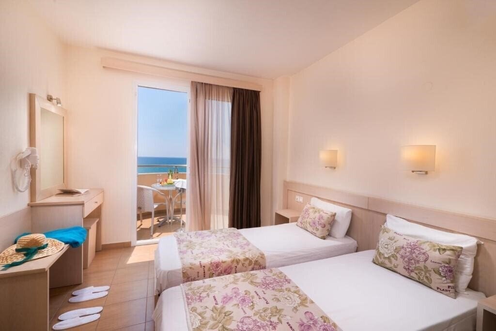 Фото Sunray Hotel 3*
