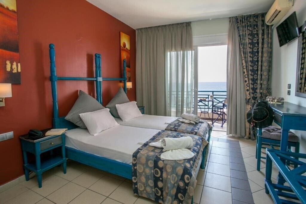 Фото Thalassies Hotel 3*