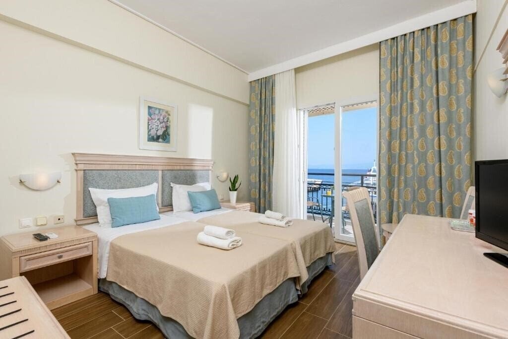 Отель Timoleon Hotel 3*
