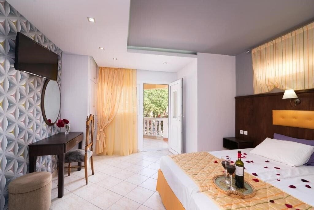 Фото Asterias Hotel 2*