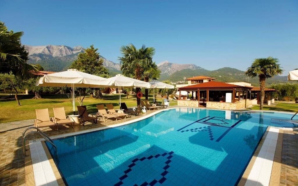 Отель Ariadni Hotel 4*