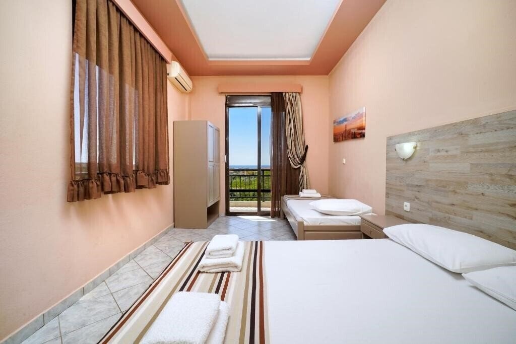 Фото Meni Studios 3*