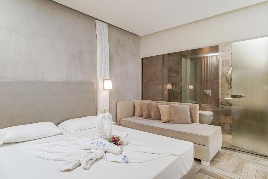 Фото Blue View Hotel & Superior Suites 2*