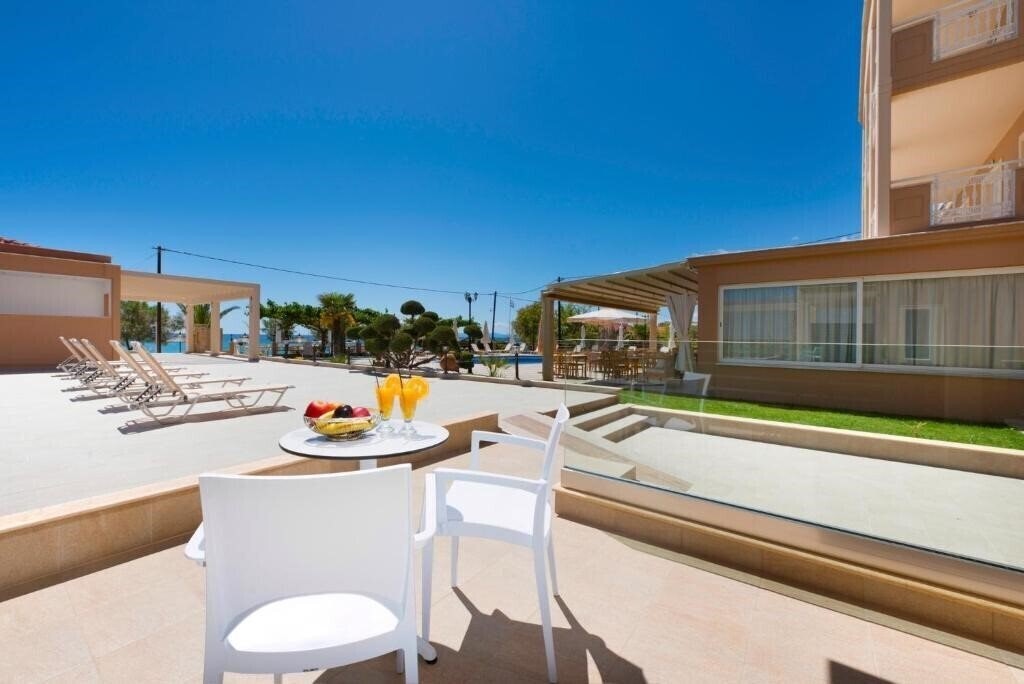 Фотографія Blue View Hotel & Superior Suites 2*