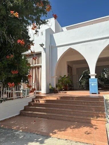 Отель Eristos Beach Hotel 3*