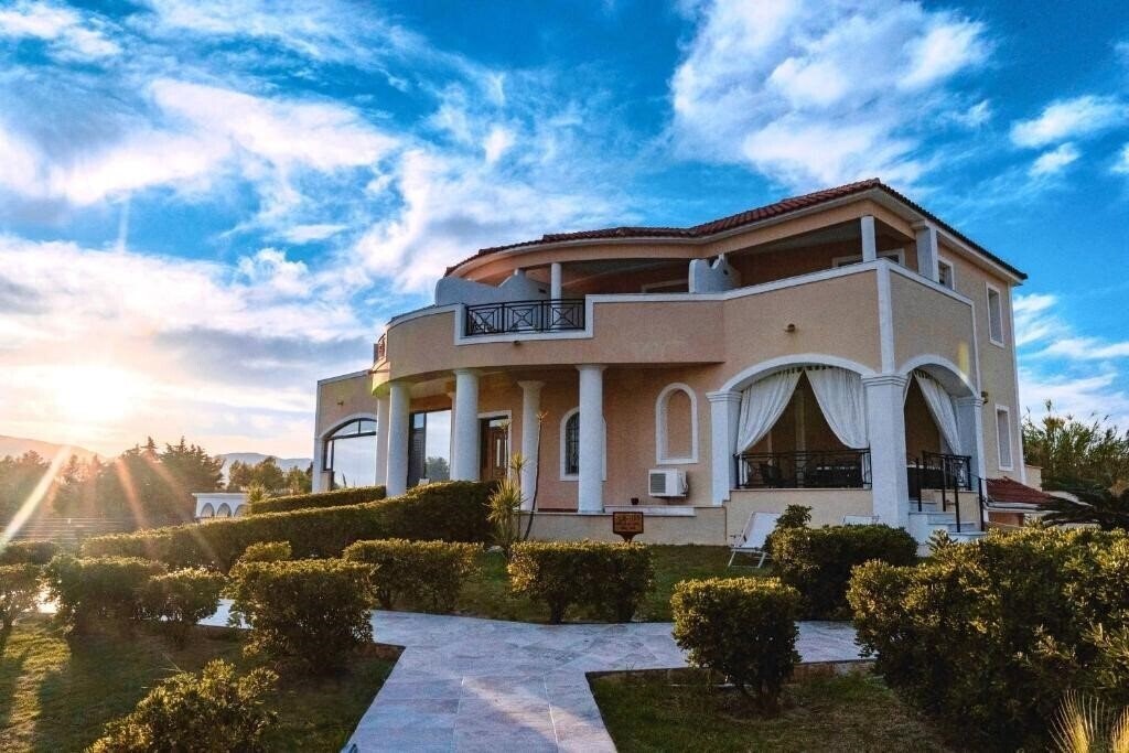 Отель Anagenessis Resort Kalamaki 3*