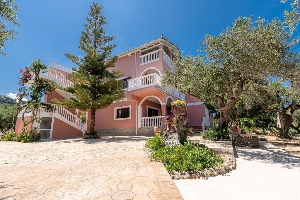 Фото Arazzo Apartments 3*