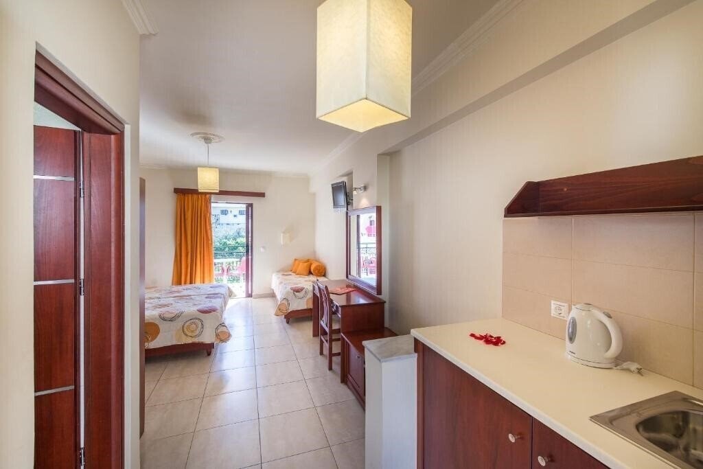 Зображення Canadian Hotel 3*