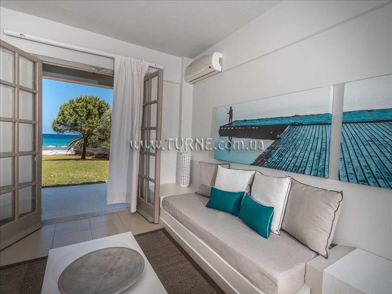 Готель The Bay Hotel & Suites 5*