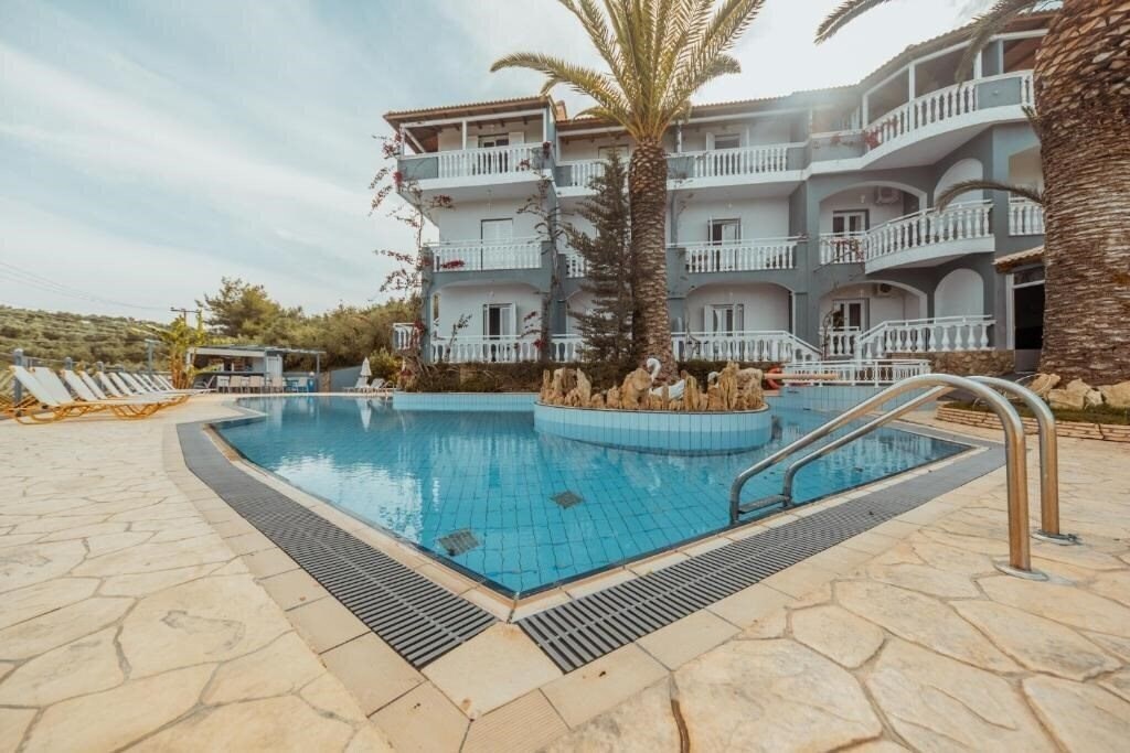 Готель Zante Calinica Hotel & Suites 3*