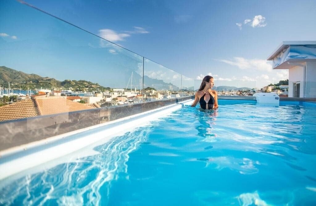 Отель Diana Hotel 4*