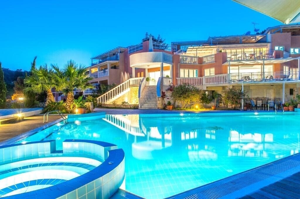 Готель Belvedere Luxury Suites 5*