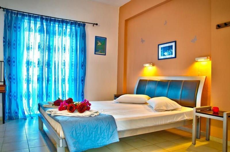 Фотографія Kyprianos Apartments 3*