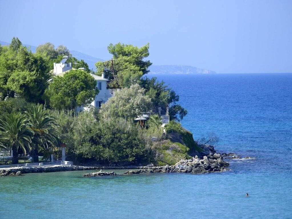 Отель Paradisso Beach Villas 4*