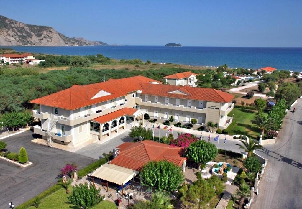 Готель Kalamaki Beach 3*