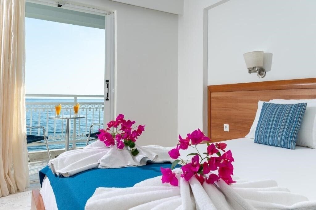 Фото Meridien Beach Hotel 3*